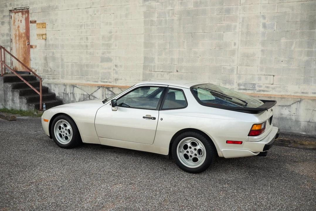 1986 Porsche 944 Turbo - Image 12 of 31