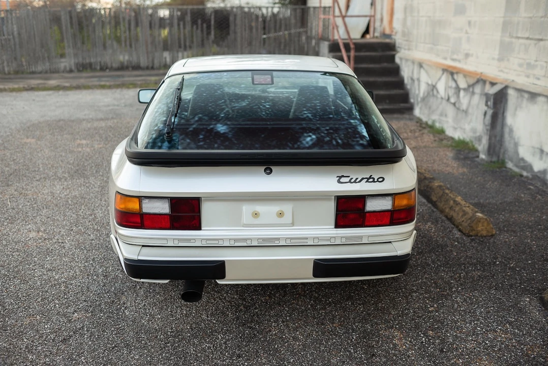 1986 Porsche 944 Turbo - Image 8 of 31