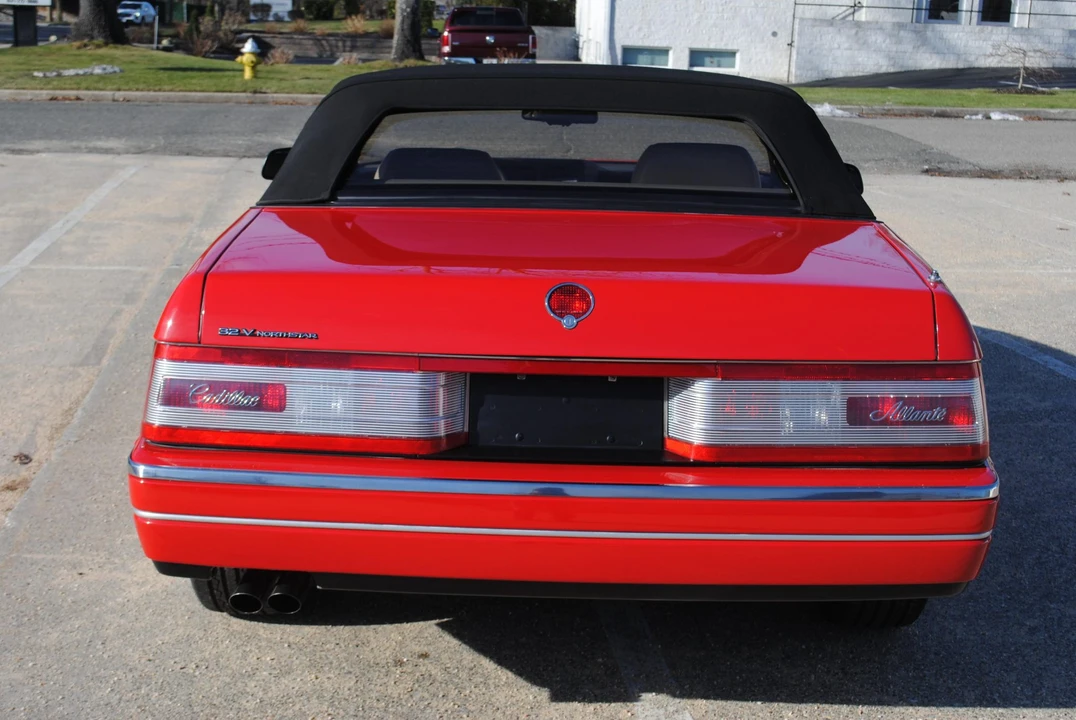 1993 Cadillac Allante - Image 8 of 31