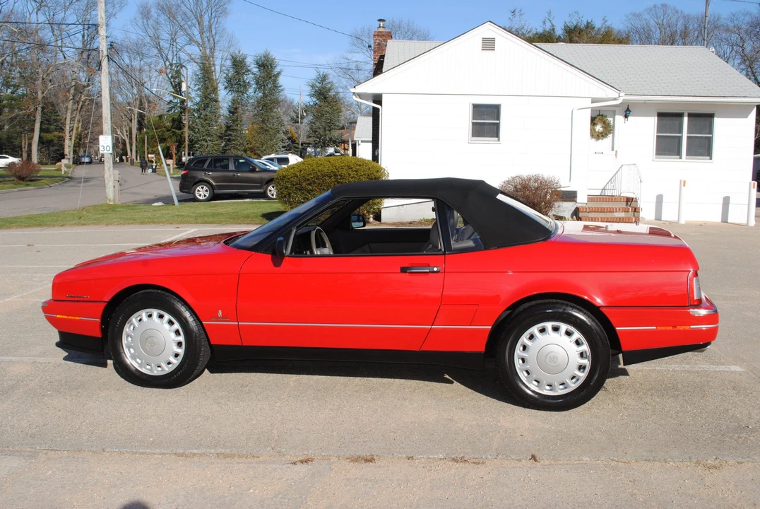 1993 Cadillac Allante - Image 14 of 31