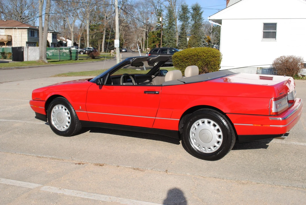 1993 Cadillac Allante - Image 13 of 31