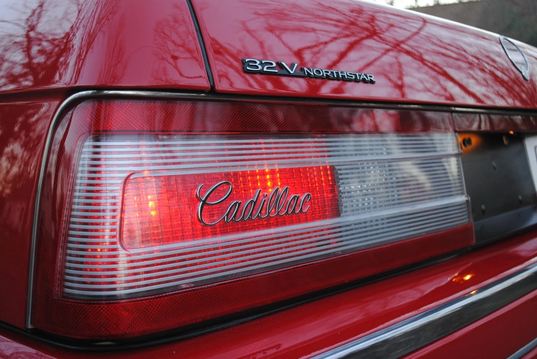 1993 Cadillac Allante - Image 24 of 31