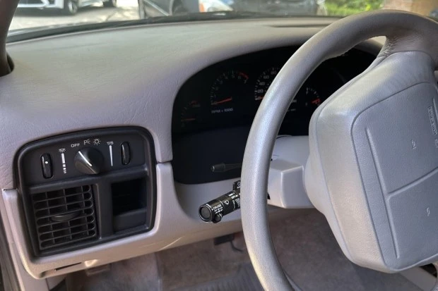 1996 Chevrolet Impala 8th Gen - Image 5 of 8