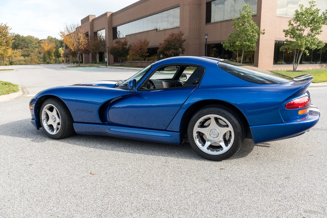 1997 Dodge Viper GTS 2nd Gen - Image 16 of 31