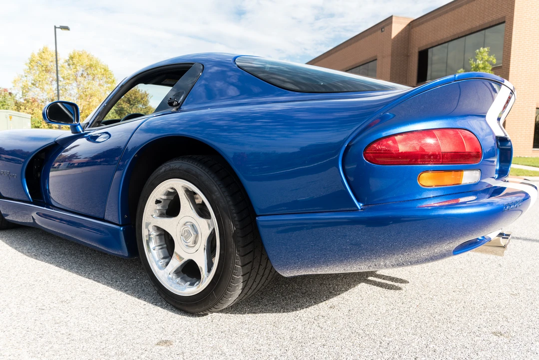1997 Dodge Viper GTS 2nd Gen - Image 25 of 31