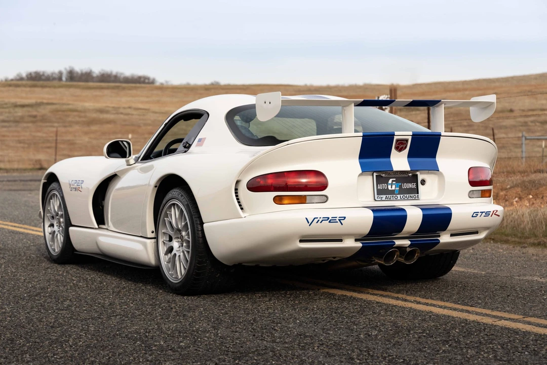 1998 Dodge Viper GTS 2nd Gen - Image 21 of 31