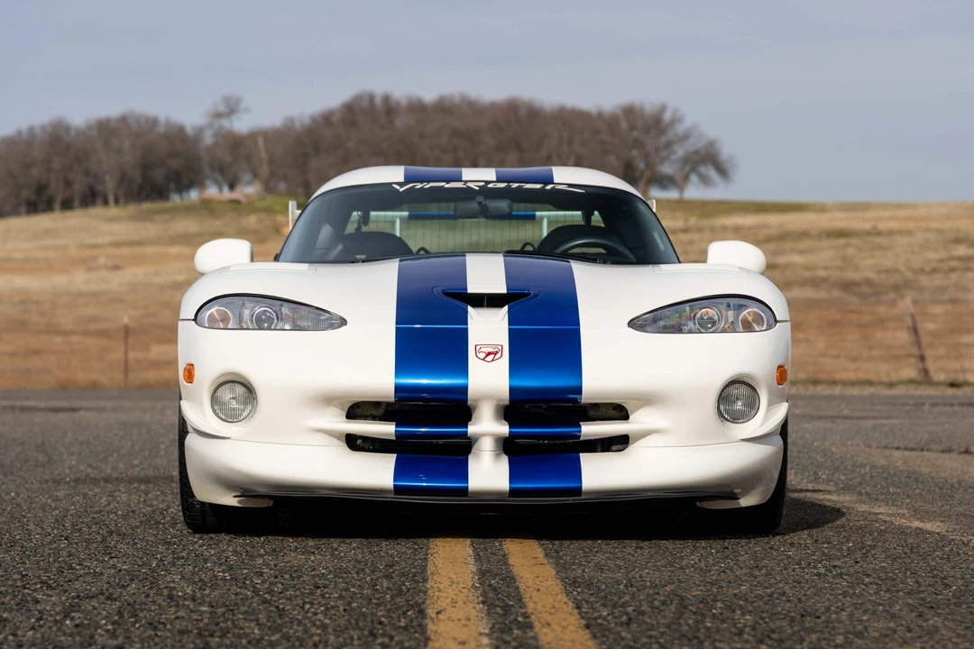 1998 Dodge Viper GTS 2nd Gen - Image 11 of 31