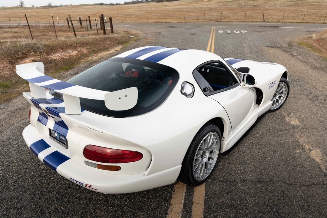 1998 Dodge Viper GTS 2nd Gen - Image 15 of 31