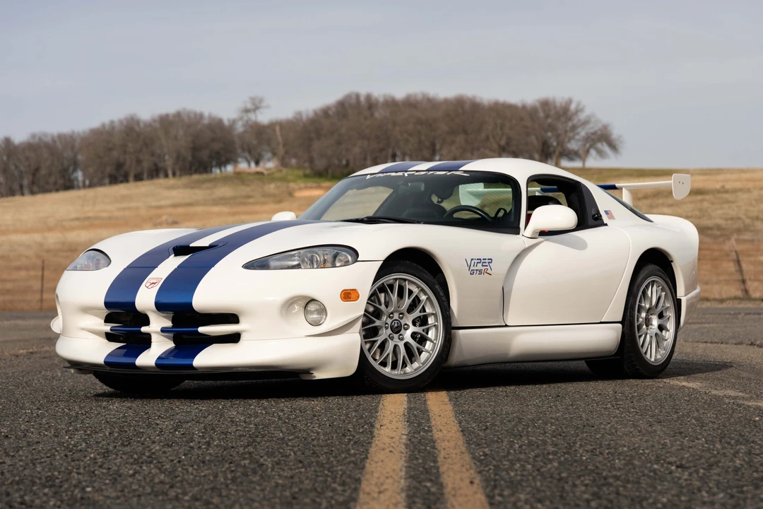 1998 Dodge Viper GTS 2nd Gen - Image 2 of 31