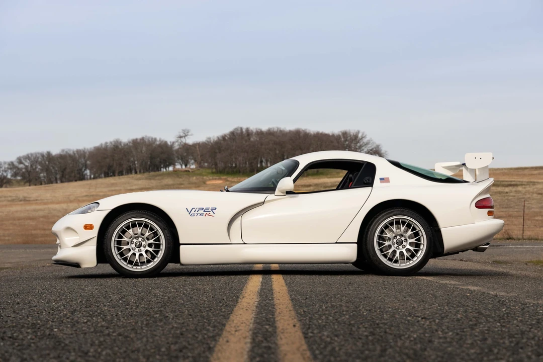 1998 Dodge Viper GTS 2nd Gen - Image 23 of 31