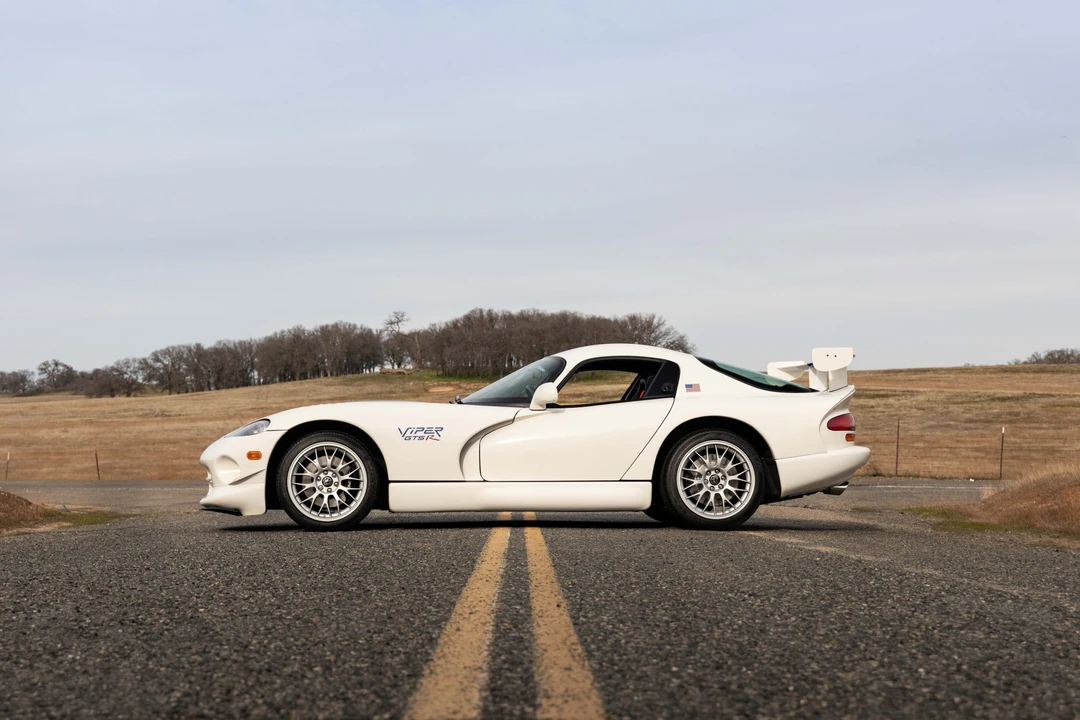 1998 Dodge Viper GTS 2nd Gen - Image 22 of 31