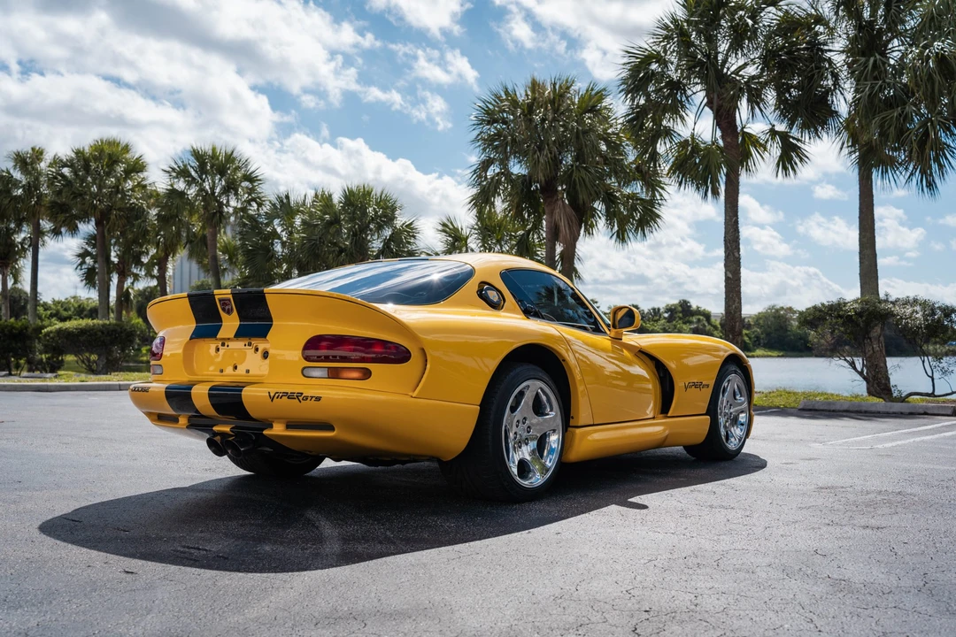 2001 Dodge Viper GTS 2nd Gen - Image 22 of 31
