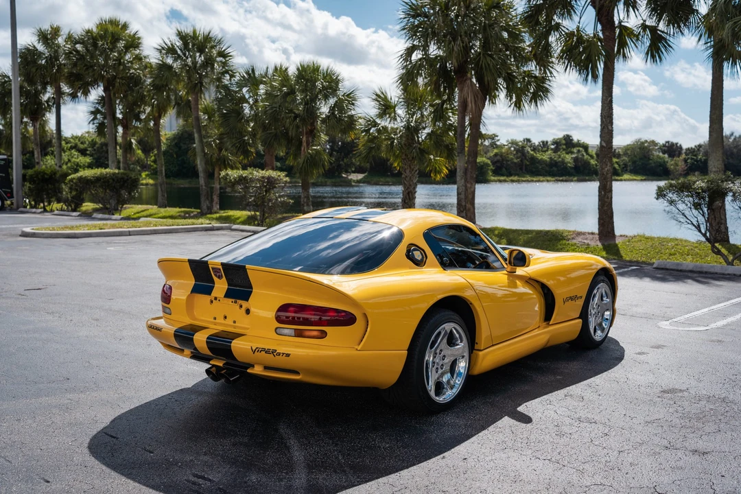 2001 Dodge Viper GTS 2nd Gen - Image 24 of 31