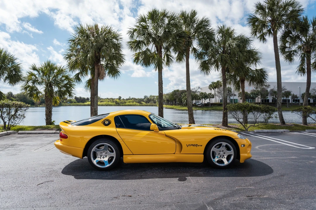 2001 Dodge Viper GTS 2nd Gen - Image 21 of 31