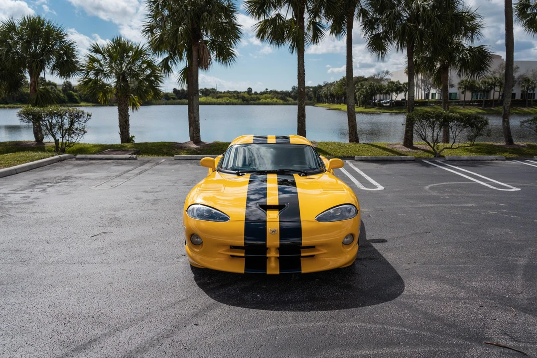 2001 Dodge Viper GTS 2nd Gen - Image 9 of 31