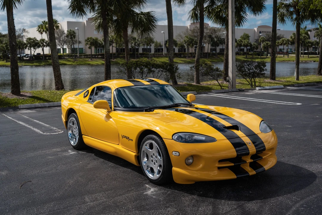 2001 Dodge Viper GTS 2nd Gen - Image 14 of 31
