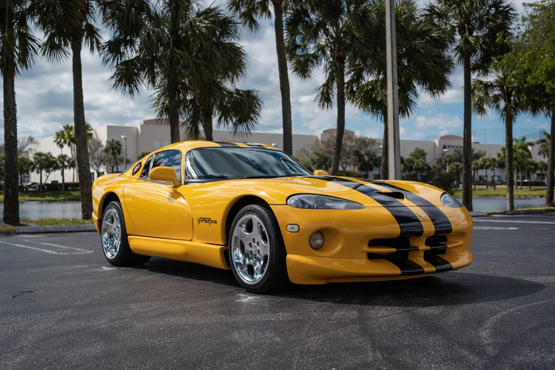 2001 Dodge Viper GTS 2nd Gen - Image 17 of 31