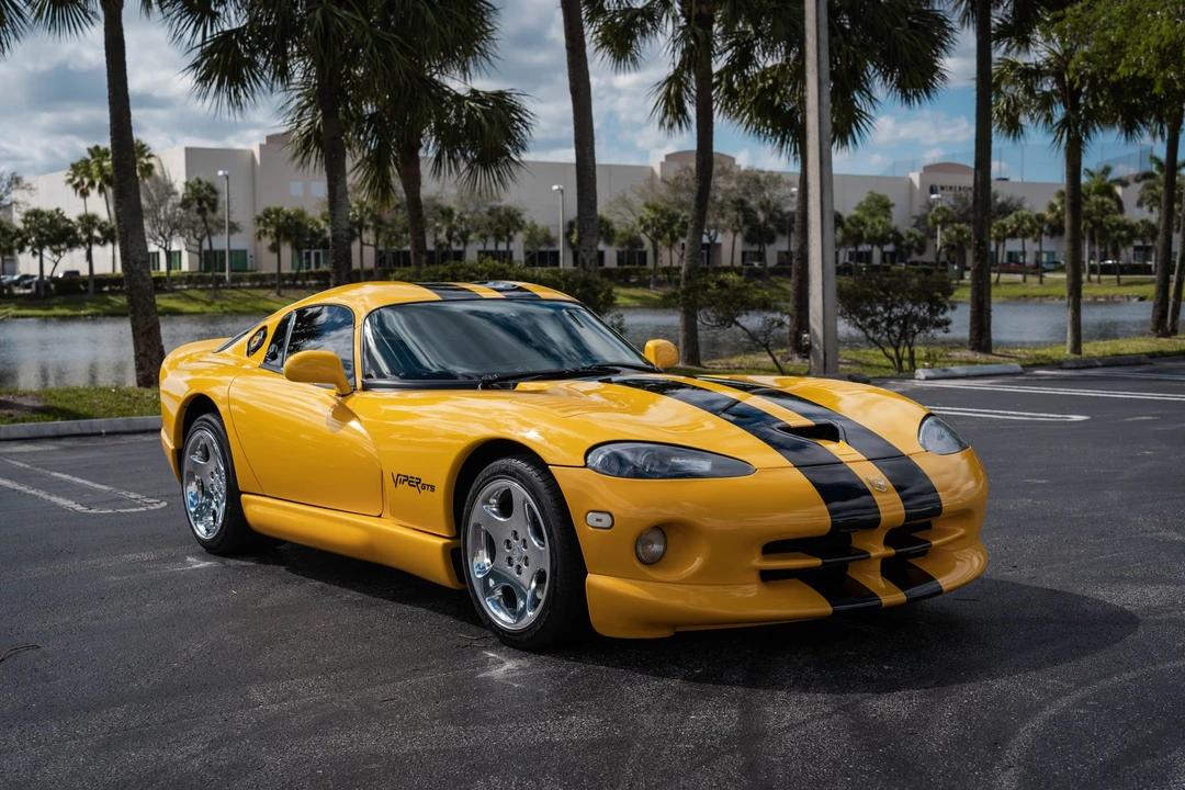 2001 Dodge Viper GTS 2nd Gen - Image 16 of 31
