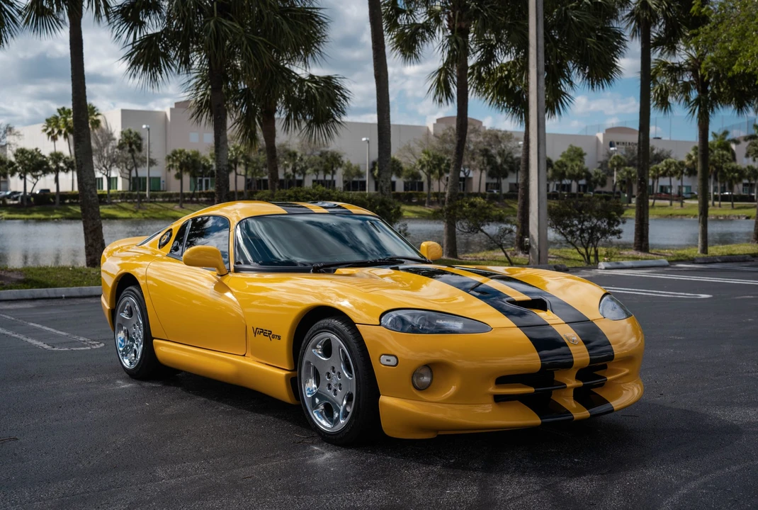 2001 Dodge Viper GTS 2nd Gen - Image 15 of 31