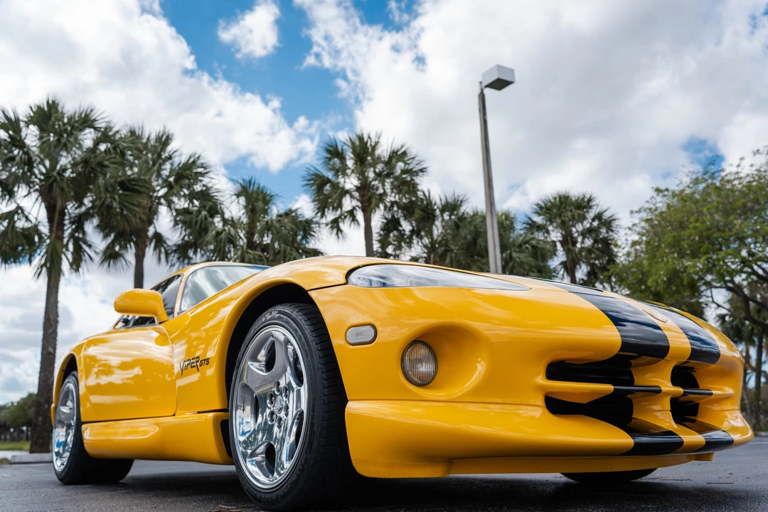 2001 Dodge Viper GTS 2nd Gen - Image 13 of 31