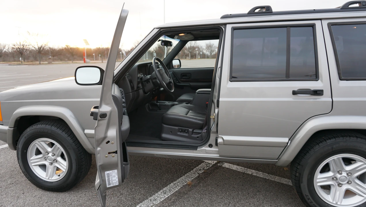 2001 Jeep XJ Cherokee - Image 26 of 31