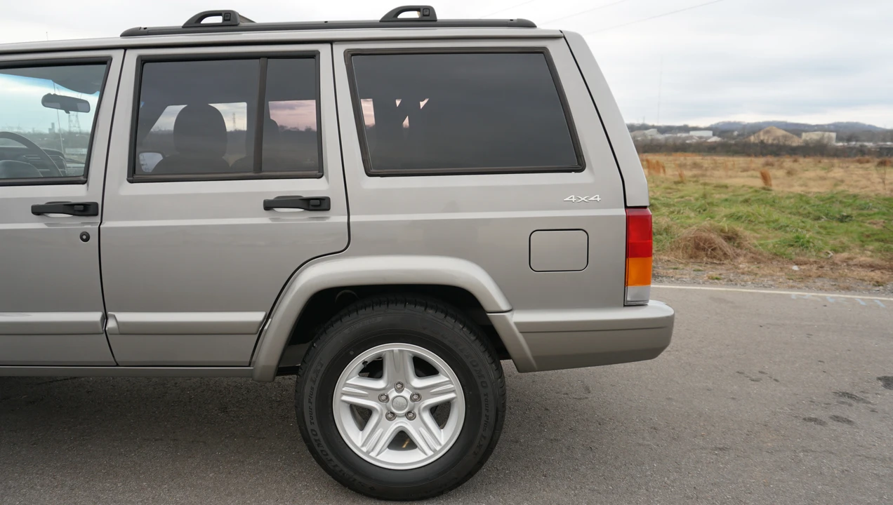 2001 Jeep XJ Cherokee - Image 22 of 31