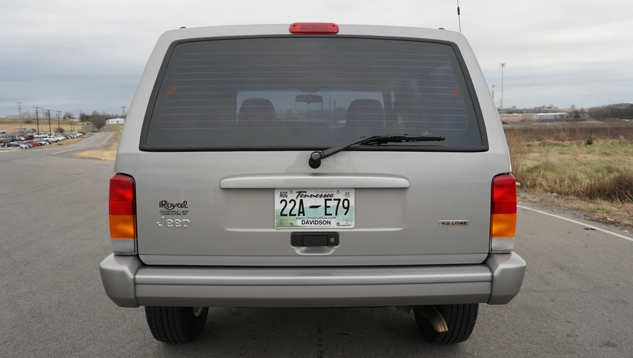 2001 Jeep XJ Cherokee - Image 15 of 31