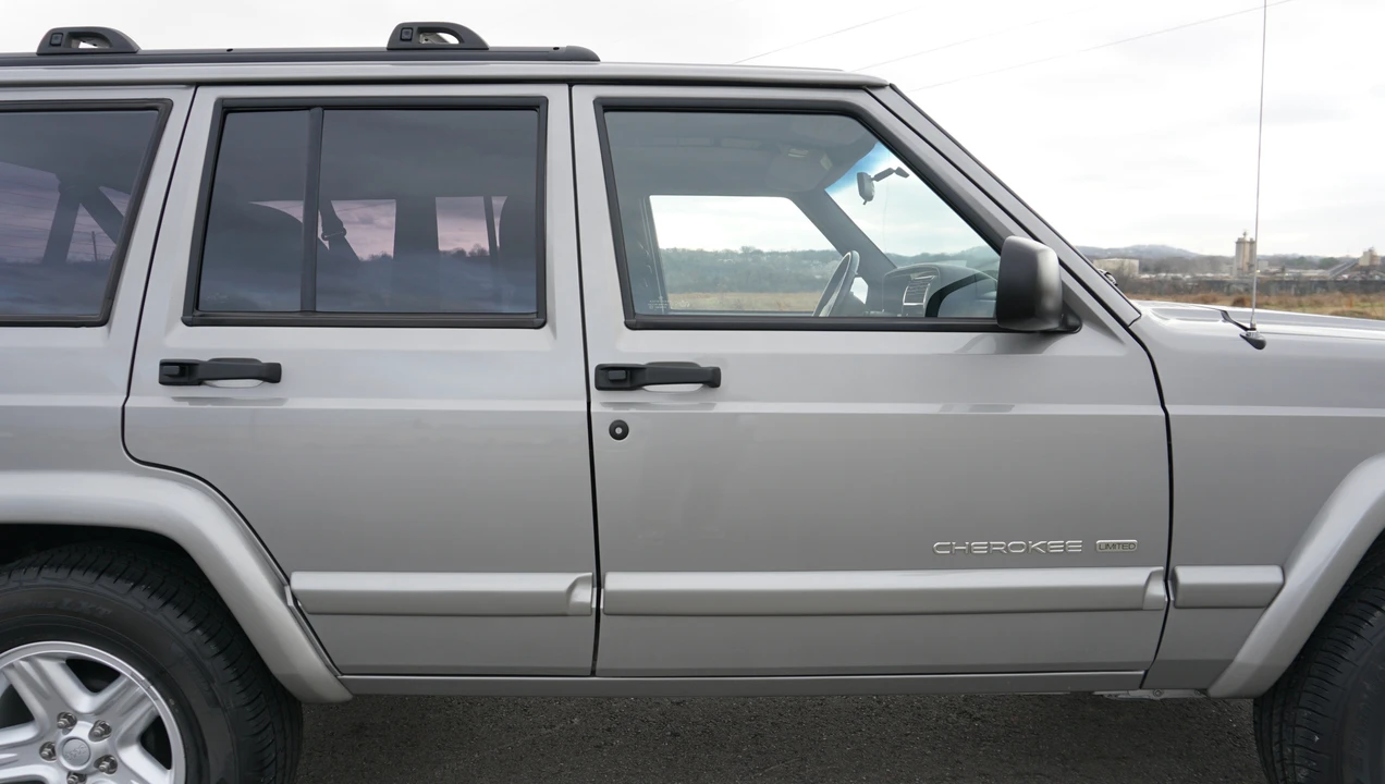 2001 Jeep XJ Cherokee - Image 24 of 31