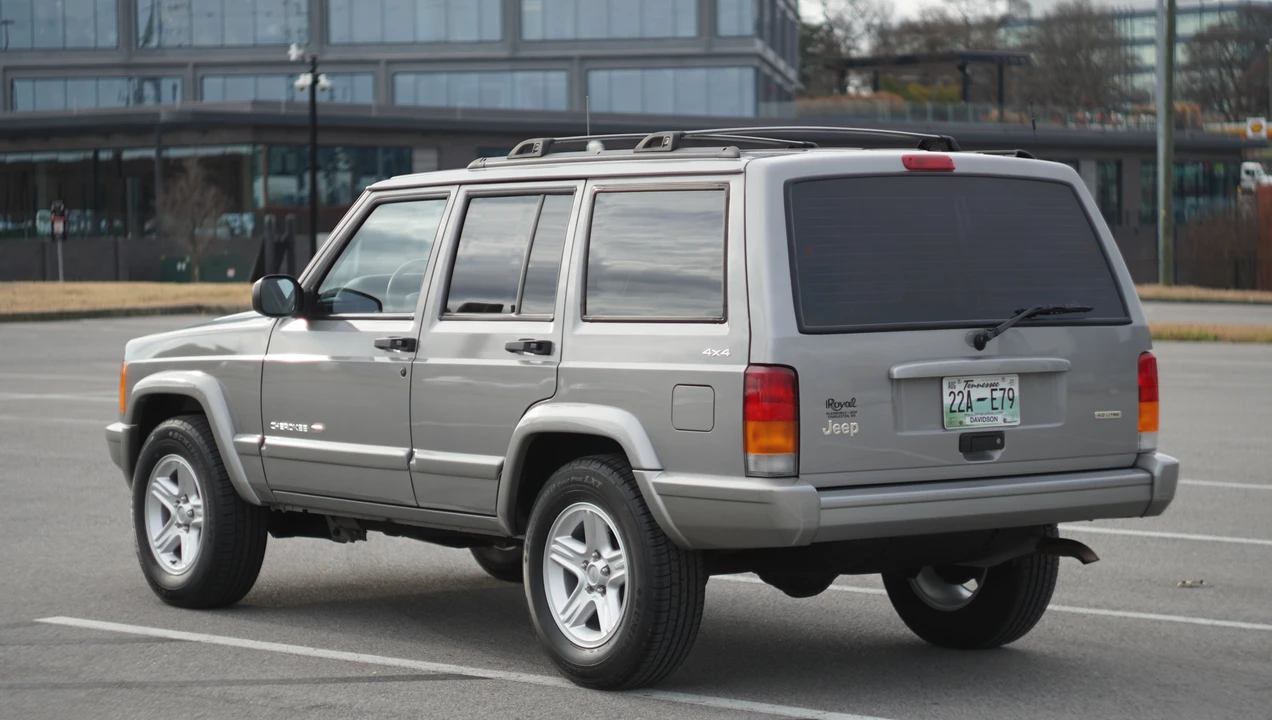2001 Jeep XJ Cherokee - Image 16 of 31