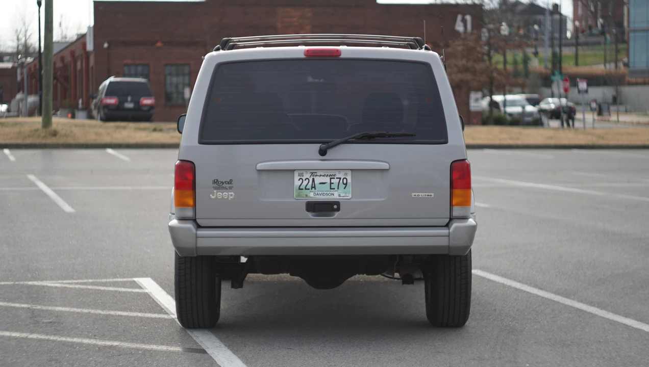 2001 Jeep XJ Cherokee - Image 14 of 31