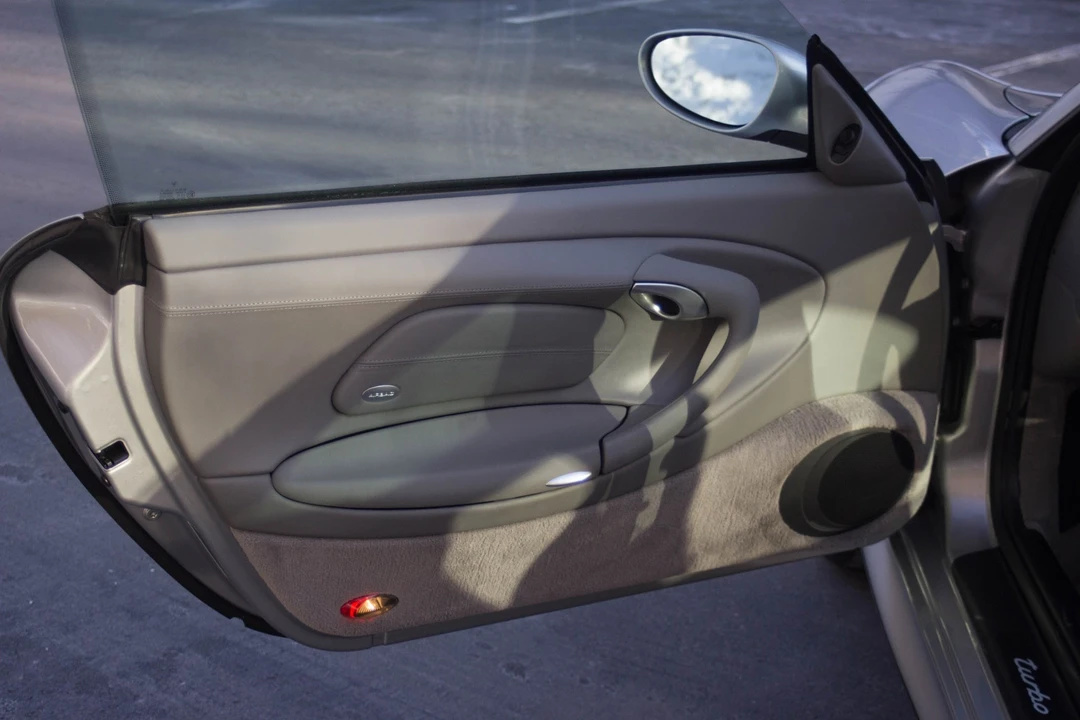2001 Porsche 996 Turbo - Image 25 of 31