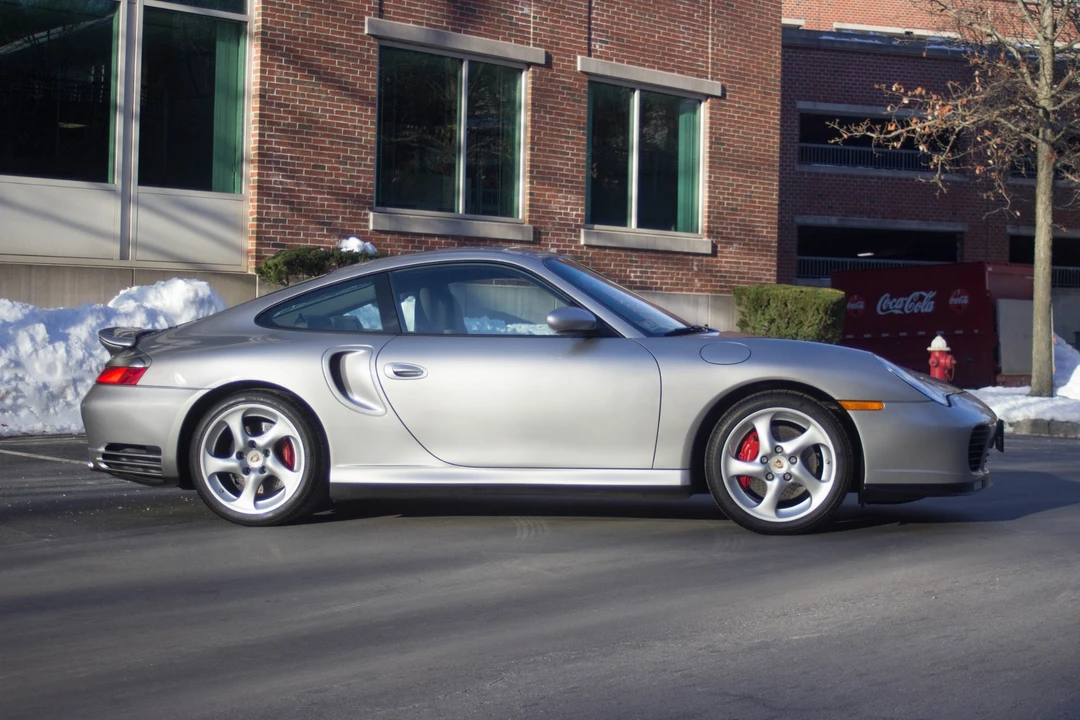 2001 Porsche 996 Turbo - Image 9 of 31