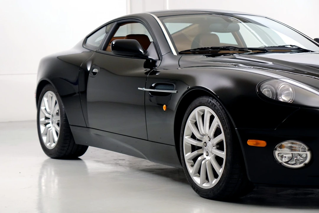 2002 Aston Martin Vanquish 1st Gen - Image 23 of 31