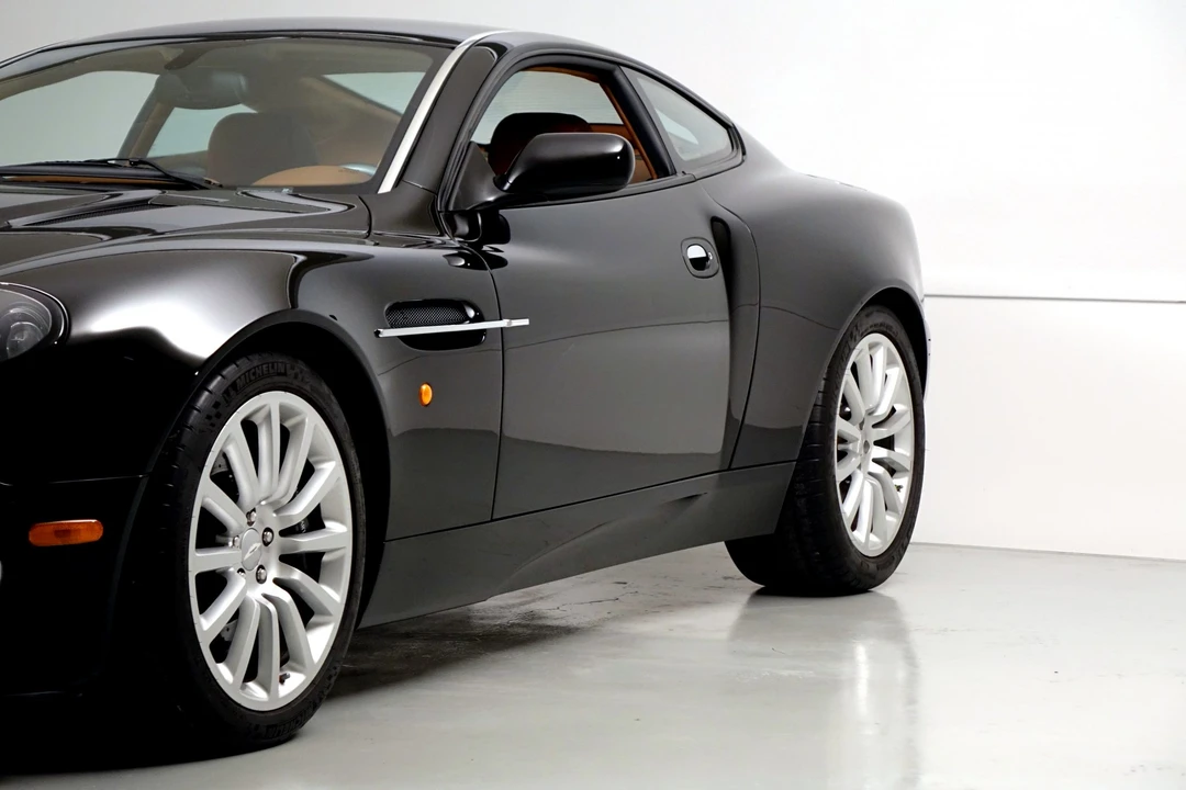 2002 Aston Martin Vanquish 1st Gen - Image 22 of 31