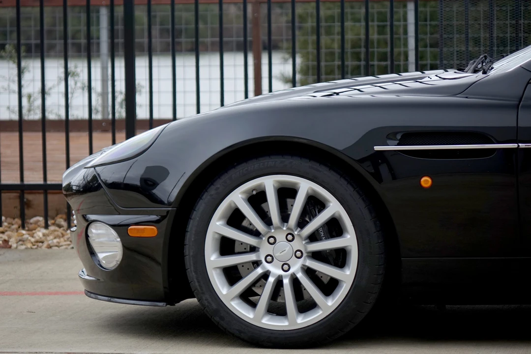2002 Aston Martin Vanquish 1st Gen - Image 29 of 31