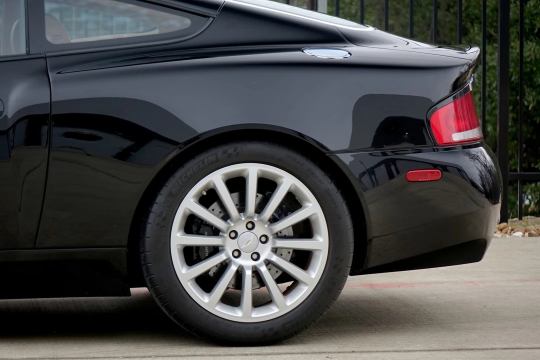 2002 Aston Martin Vanquish 1st Gen - Image 30 of 31