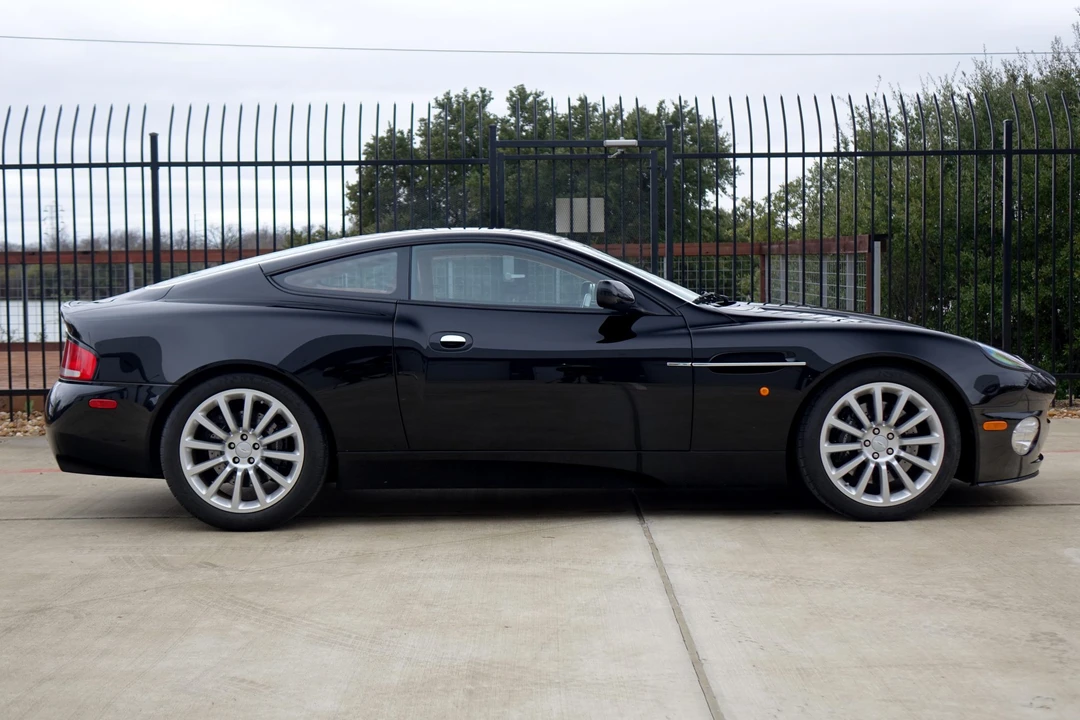2002 Aston Martin Vanquish 1st Gen - Image 18 of 31