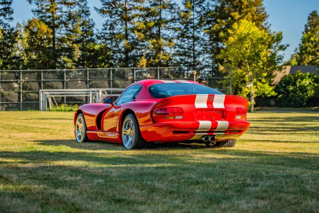2002 Dodge Viper GTS 2nd Gen - Image 18 of 31