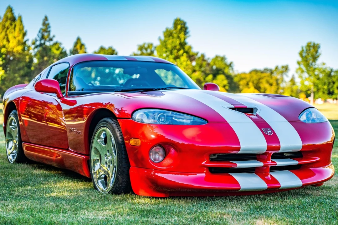 2002 Dodge Viper GTS 2nd Gen - Image 2 of 31