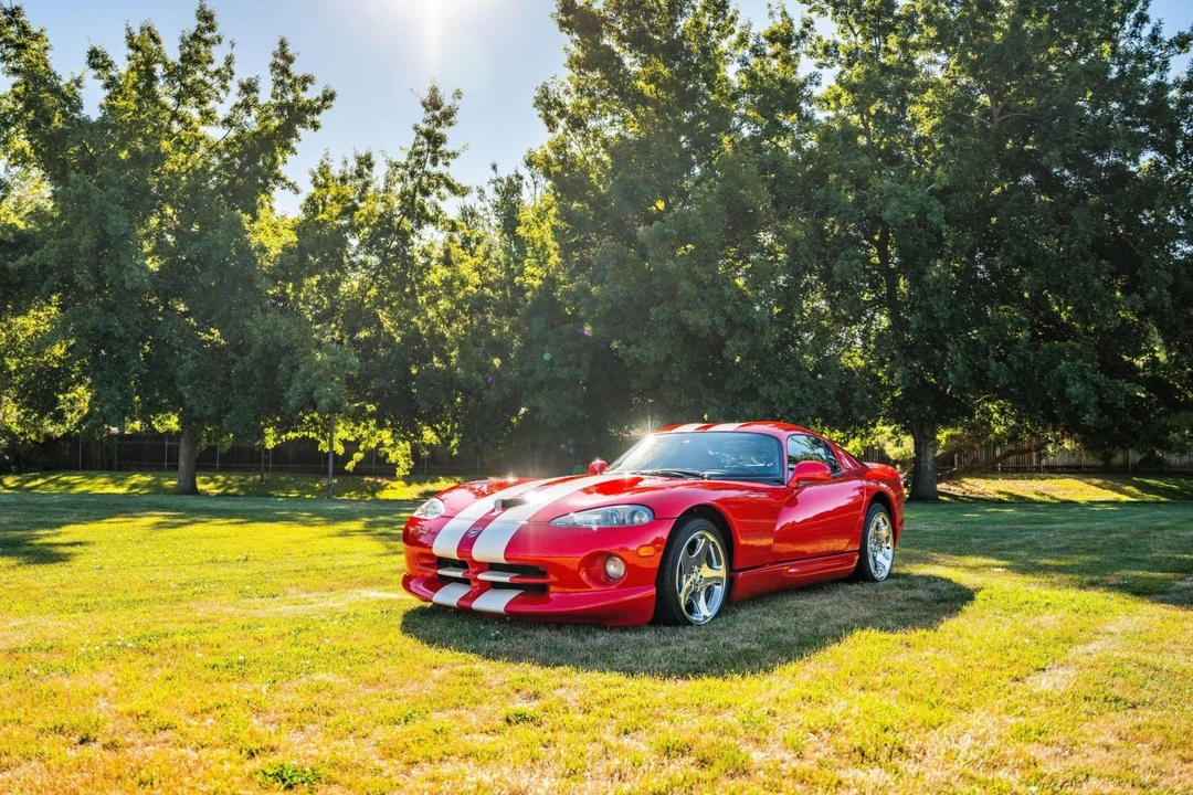 2002 Dodge Viper GTS 2nd Gen - Image 11 of 31