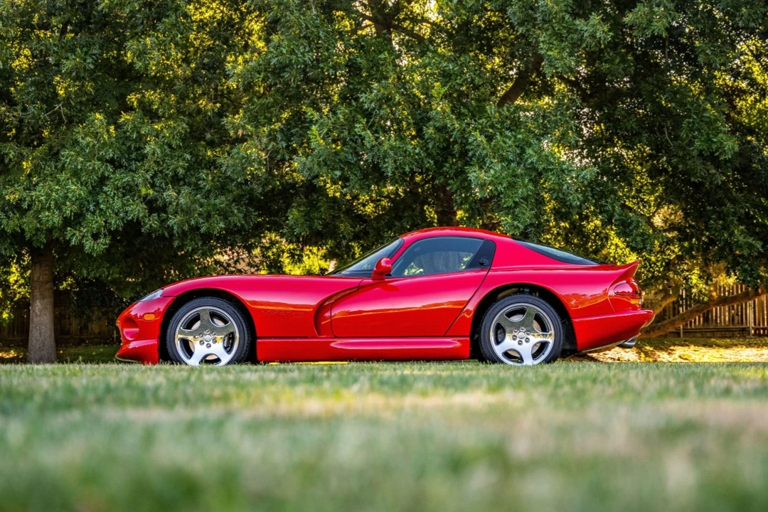 2002 Dodge Viper GTS 2nd Gen - Image 16 of 31