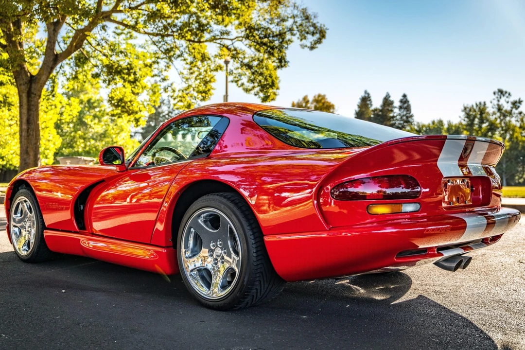 2002 Dodge Viper GTS 2nd Gen - Image 17 of 31