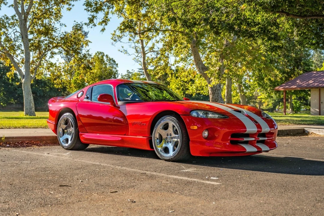 2002 Dodge Viper GTS 2nd Gen - Image 25 of 31
