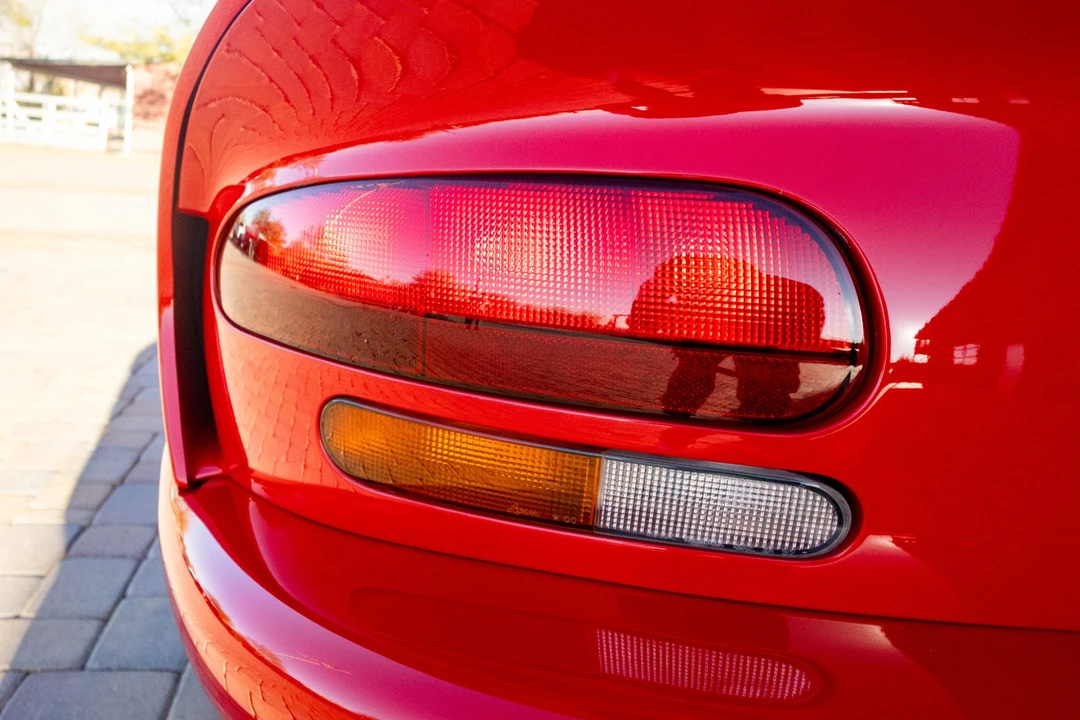 2002 Dodge Viper GTS 2nd Gen - Image 18 of 31