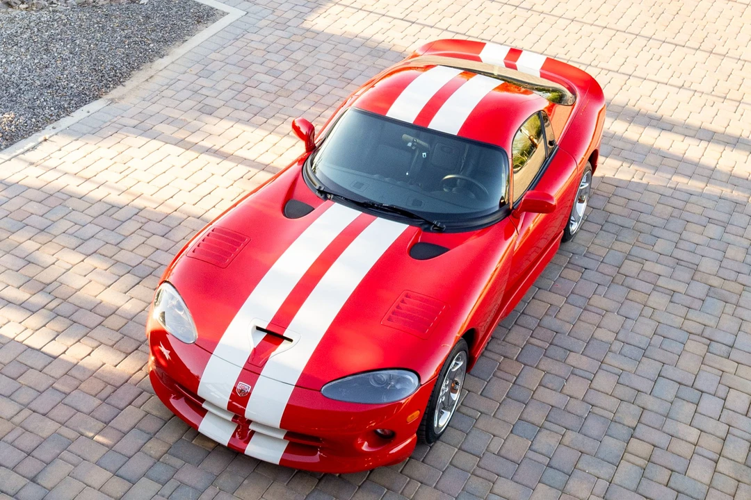 2002 Dodge Viper GTS 2nd Gen - Image 10 of 31