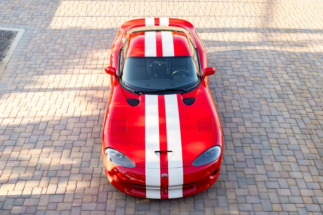 2002 Dodge Viper GTS 2nd Gen - Image 11 of 31