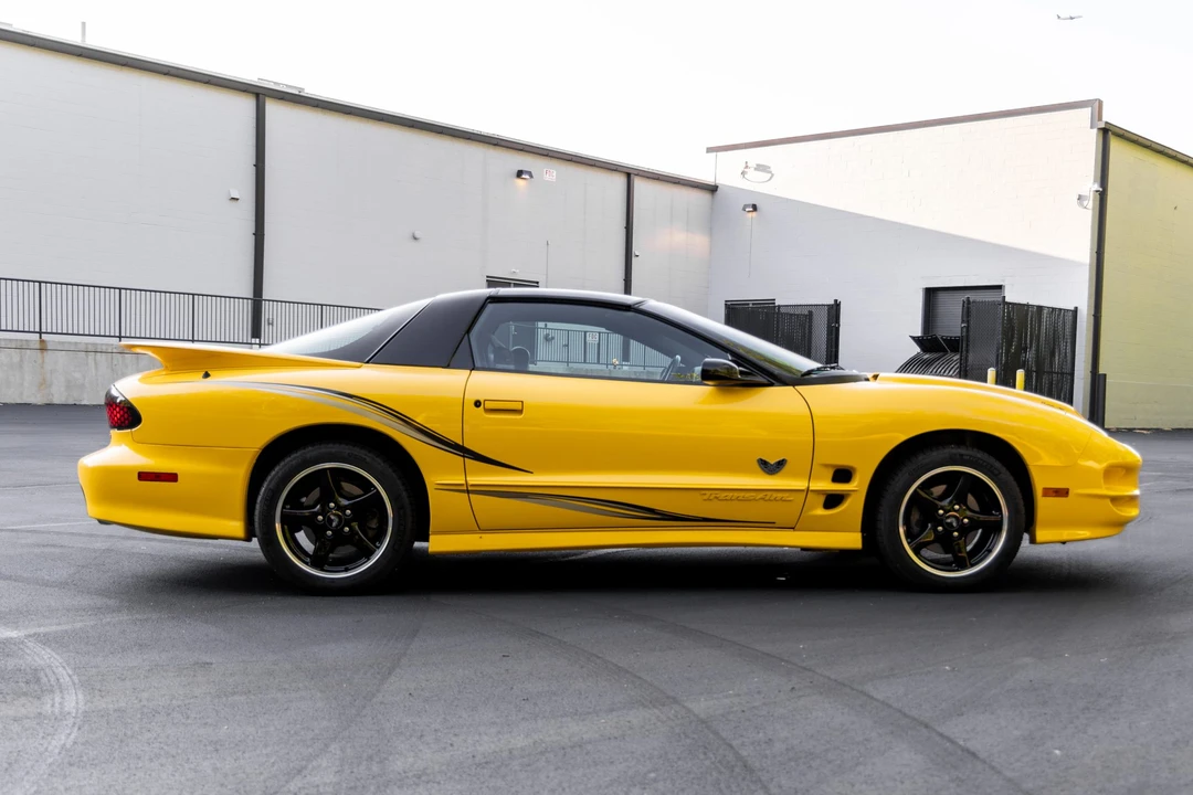 2002 Pontiac Firebird Trans Am 4th Gen - Image 11 of 31