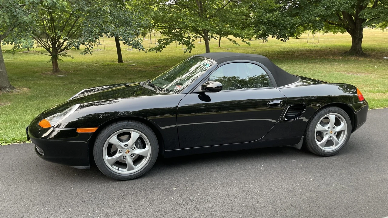 2002 Porsche 986 Boxster - Image 2 of 31