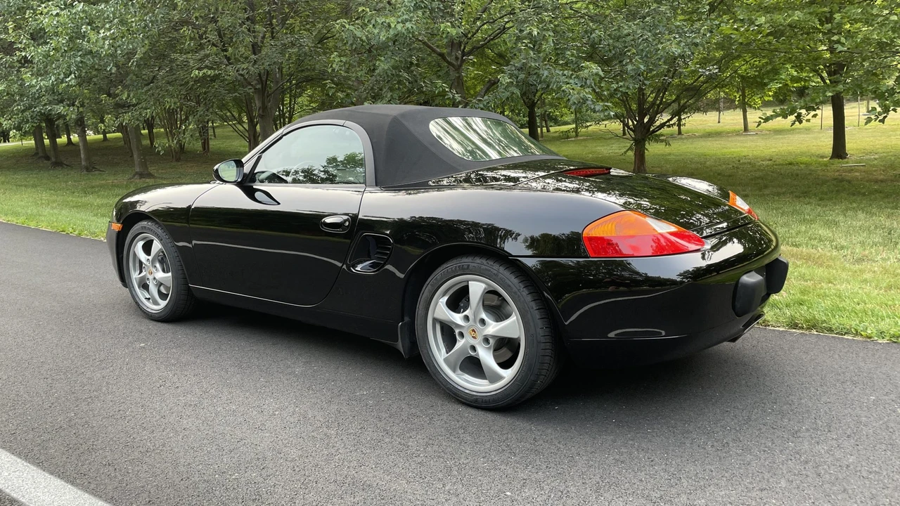 2002 Porsche 986 Boxster - Image 16 of 31