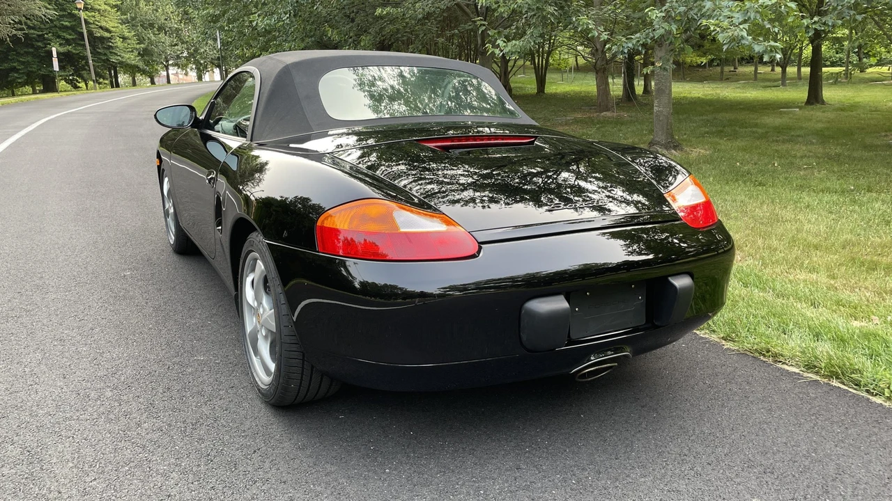 2002 Porsche 986 Boxster - Image 14 of 31
